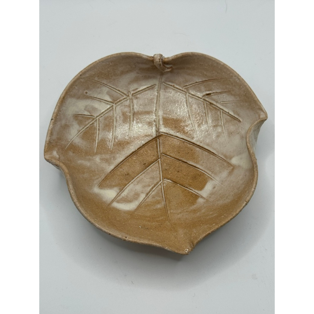 Signed Vintage Japanese Studio Pottery Leaf Bowl Earth Tone Glaze 5.5”